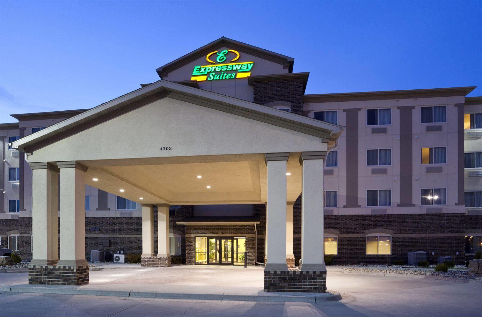 Expressway Suites Fargo Exteriér fotografie